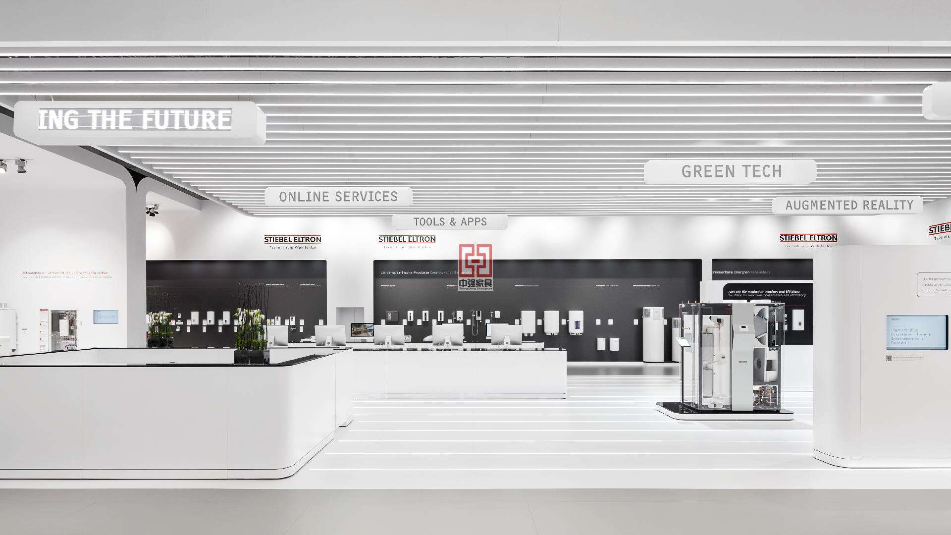 高端化妝品門(mén)店展柜中強(qiáng)展柜定制